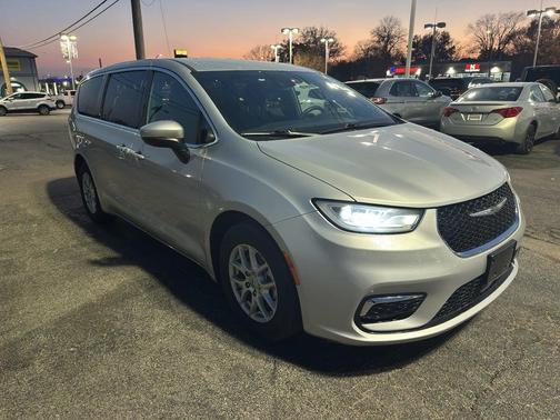 2023 Chrysler Pacifica Touring