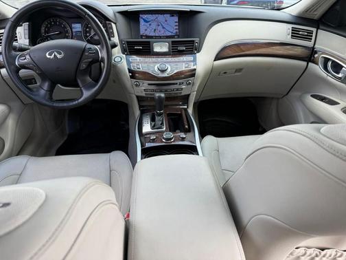 2018 INFINITI Q70L 3.7 LUXE