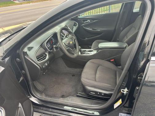 2022 Chevrolet Malibu FWD LT