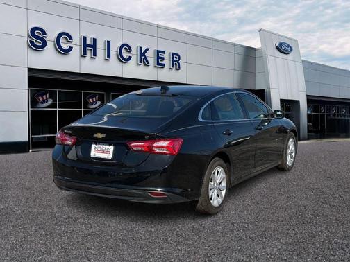 2022 Chevrolet Malibu FWD LT