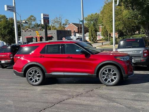 2025 Ford Explorer Platinum