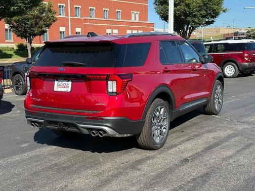 2025 Ford Explorer Platinum