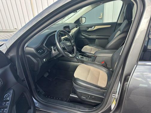 2021 Ford Escape Titanium