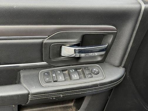 2022 RAM 1500 Classic Warlock Quad Cab 4x4 6'4' Box