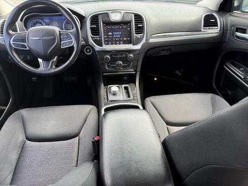 2021 Chrysler 300 Touring