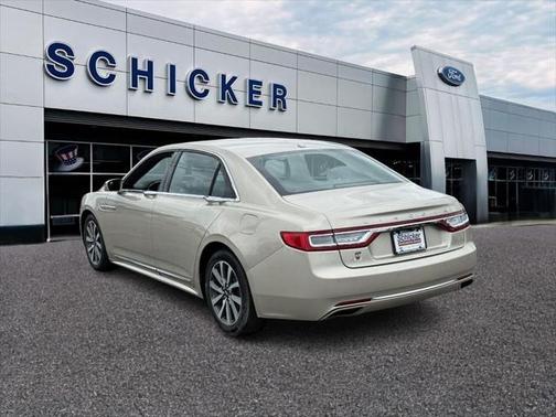 2017 Lincoln Continental Premiere