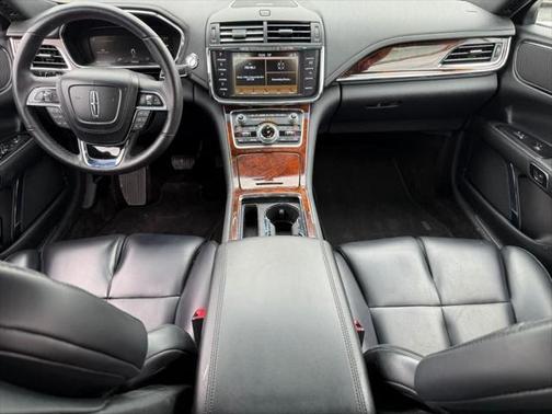 2017 Lincoln Continental Premiere
