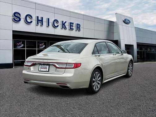 2017 Lincoln Continental Premiere