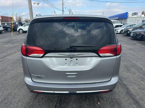 2017 Chrysler Pacifica Touring