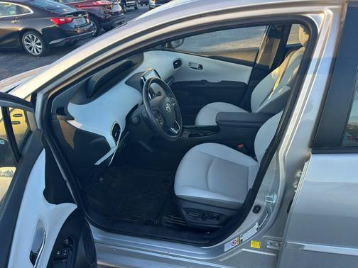 2022 Toyota Prius Prime XLE