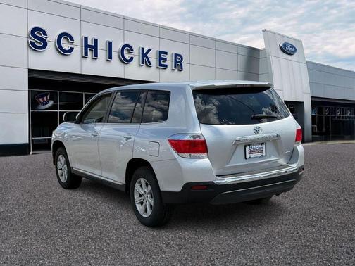 2013 Toyota Highlander SE