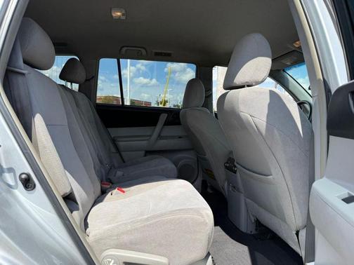 2013 Toyota Highlander SE