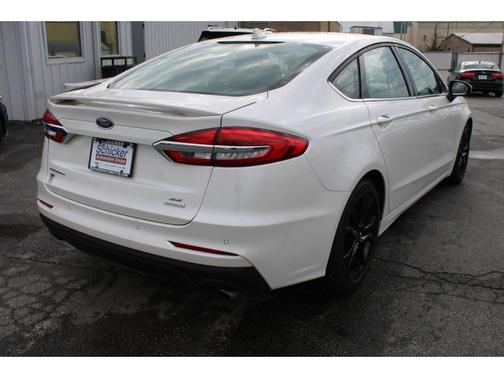 Photo 4 of 22 of 2020 Ford Fusion SE
