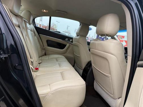 2014 Lincoln MKS Base