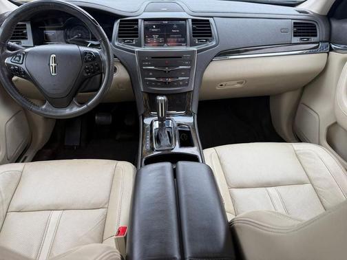 2014 Lincoln MKS Base