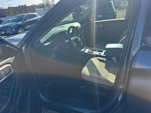 2022 Ford Explorer Base