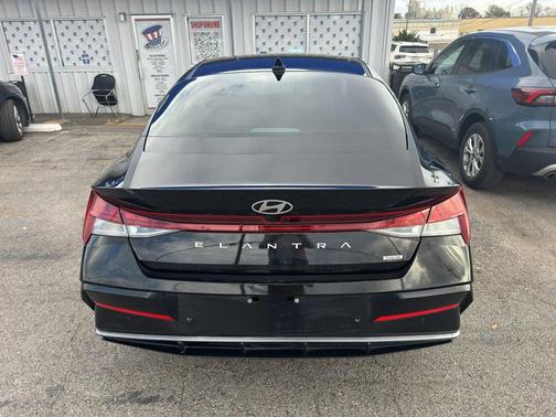 2024 Hyundai ELANTRA HEV Limited