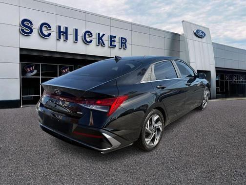 2024 Hyundai ELANTRA HEV Limited