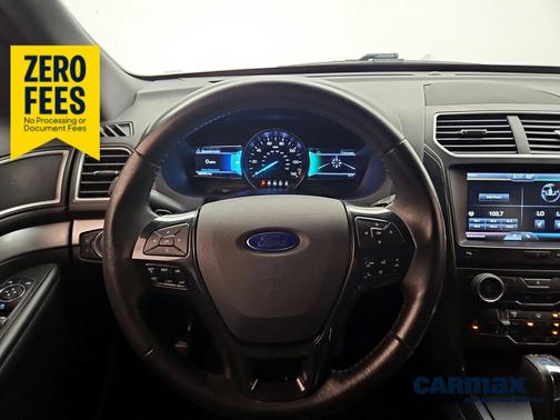 Red 2016 Ford Explorer XLT