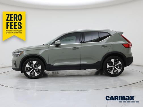 Green 2024 Volvo XC40 B5 Plus Bright Theme