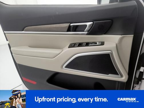 White 2021 Kia Telluride EX