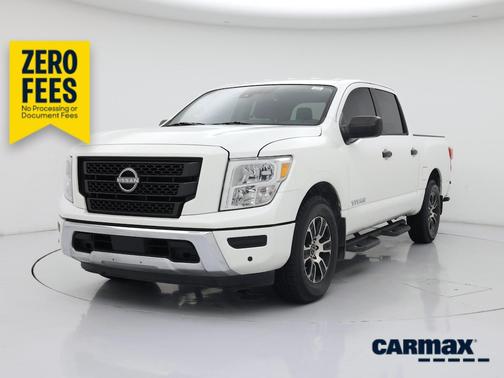 White 2023 Nissan Titan SV