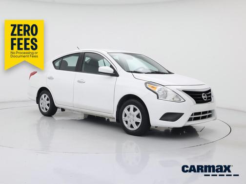 White 2018 Nissan Versa SV
