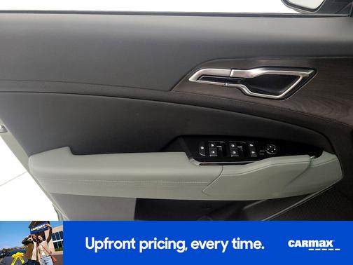 Green 2023 Kia Sportage Plug-In Hybrid X-Line