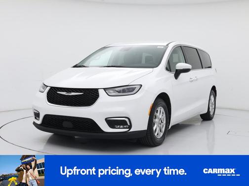 White 2023 Chrysler Pacifica Touring L