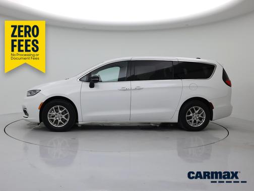 White 2025 Chrysler Pacifica Select