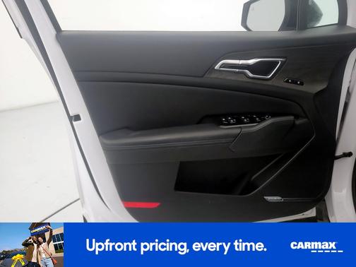 White 2023 Kia Sportage X-Pro Prestige