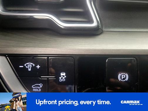 White 2023 Kia Sportage X-Pro Prestige