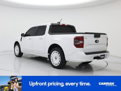 White 2025 Ford Maverick Lobo