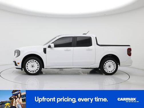 White 2025 Ford Maverick Lobo