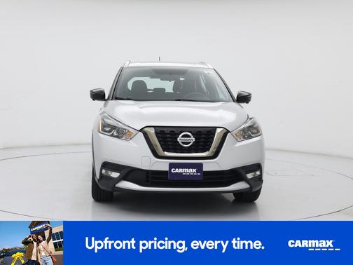 Silver 2019 Nissan Kicks SR