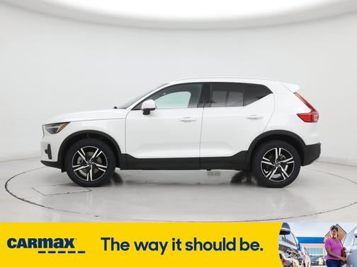 2024 Volvo XC40 B5 Core Bright Theme