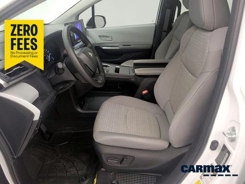 Pearl 2025 Toyota Sienna LE