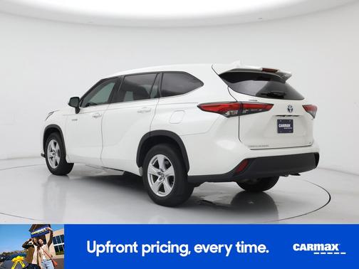 White 2020 Toyota Highlander Hybrid LE