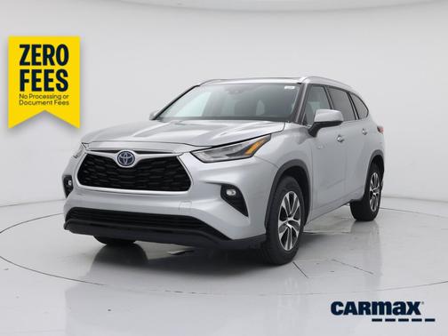 Silver 2021 Toyota Highlander Hybrid XLE