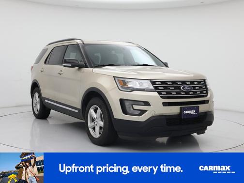 Gold 2017 Ford Explorer XLT