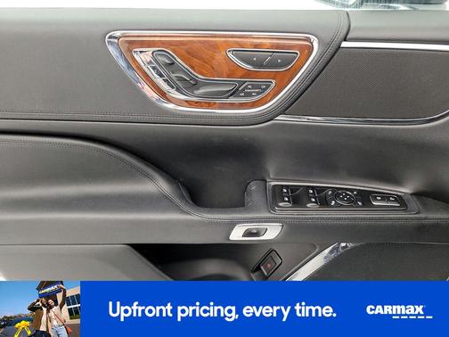 Blue 2017 Lincoln Continental Reserve