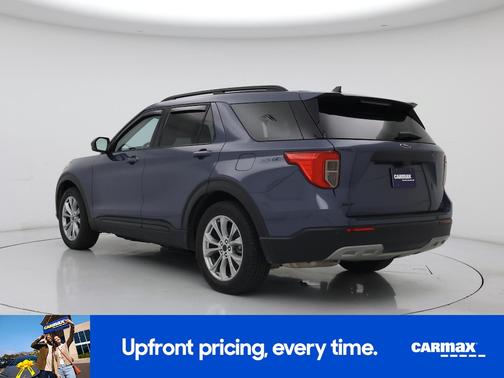 Blue 2021 Ford Explorer XLT