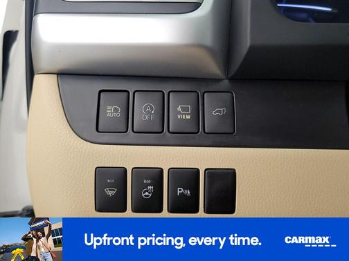 White 2018 Toyota Highlander Limited Platinum