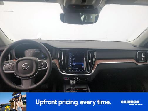 Blue 2019 Volvo S60 T6 Momentum