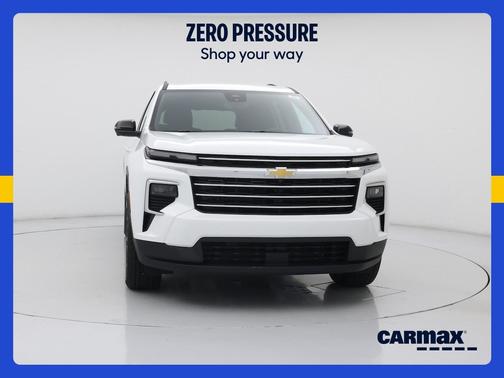 White 2026 Chevrolet Traverse LT
