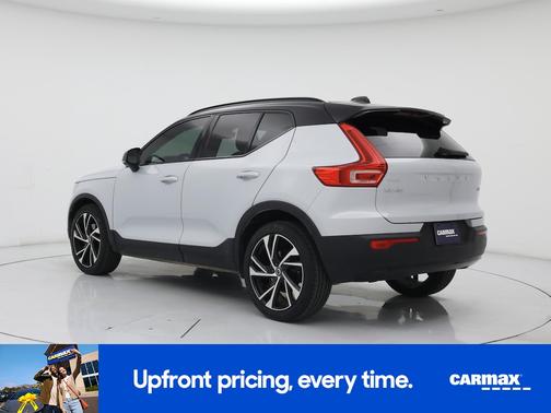 2022 Volvo XC40 T5 R-Design