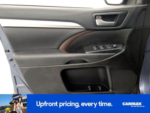Blue 2019 Toyota Highlander XLE