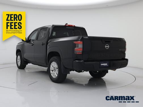 Black 2024 Nissan Frontier SV
