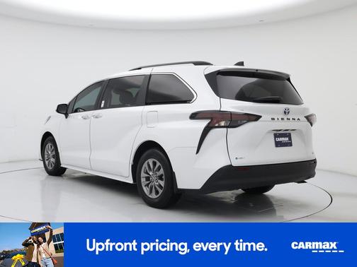 2025 Toyota Sienna XLE
