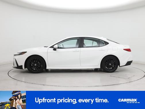 White 2025 Toyota Camry SE